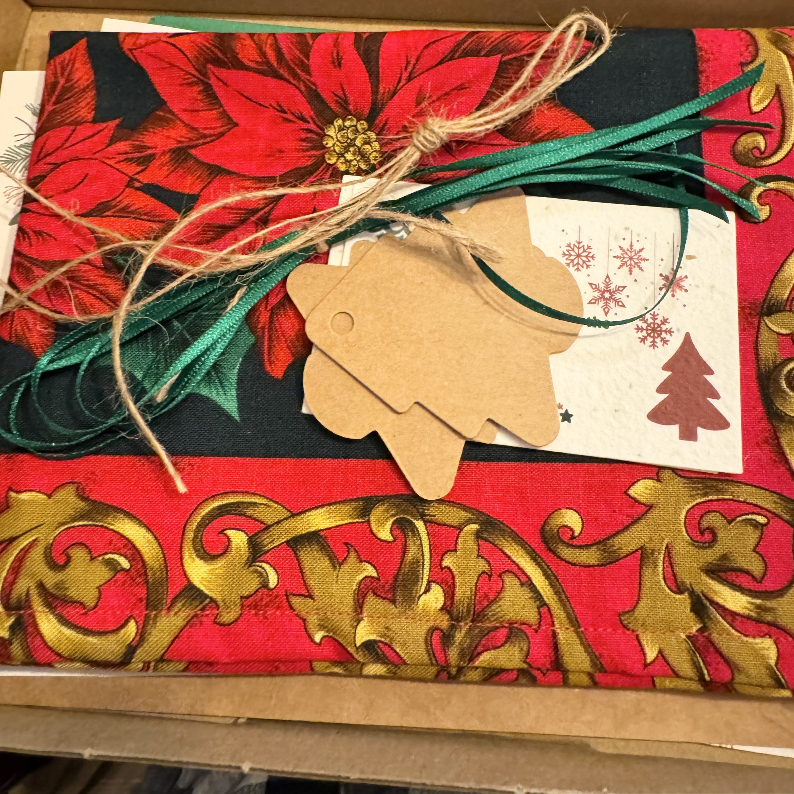Poinsettia Christmas crackers